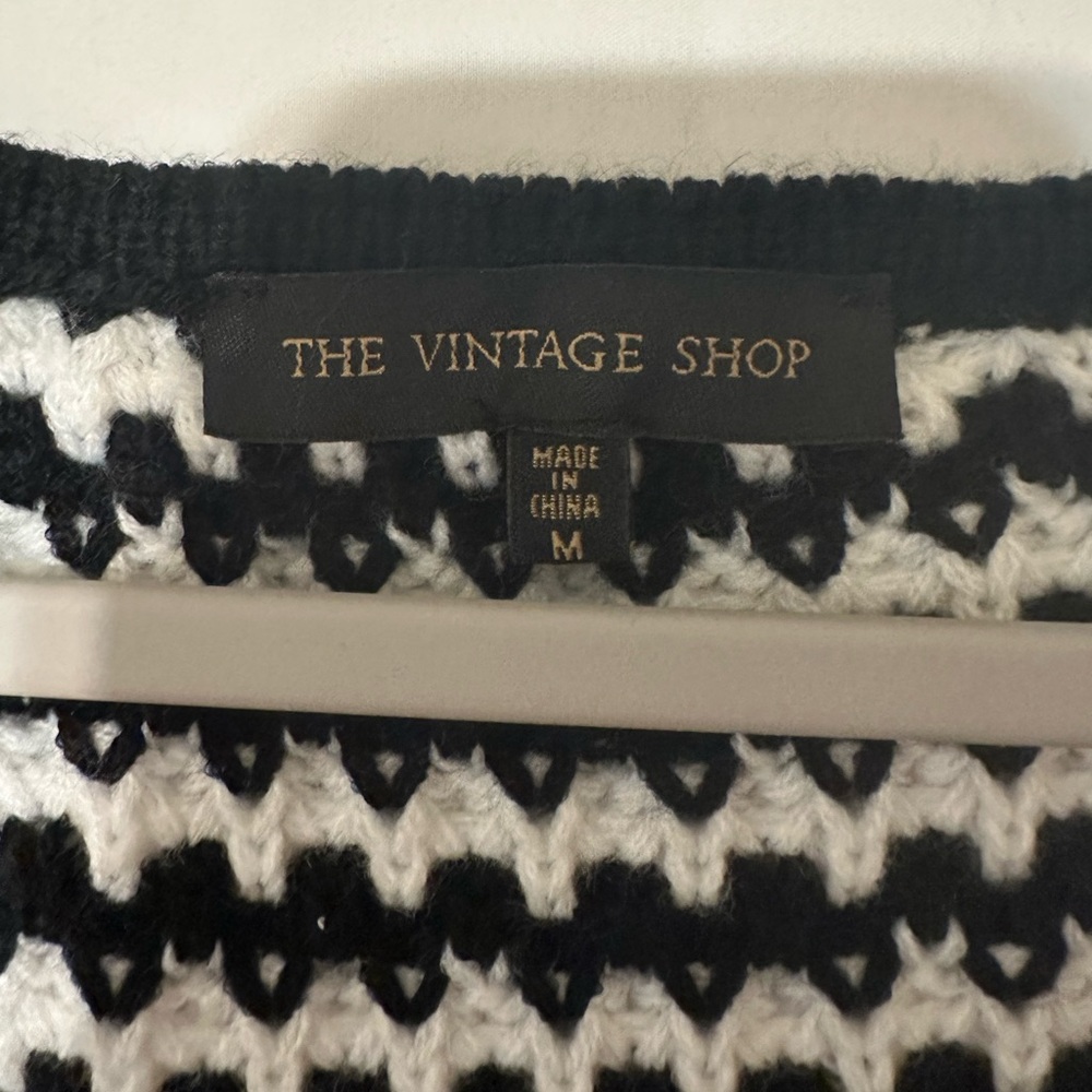 Medium Cropped Black And White Patterned Sweater. - image 3